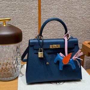 Classic Hermes Bag: A Stylish and Versatile Choice for Elegance